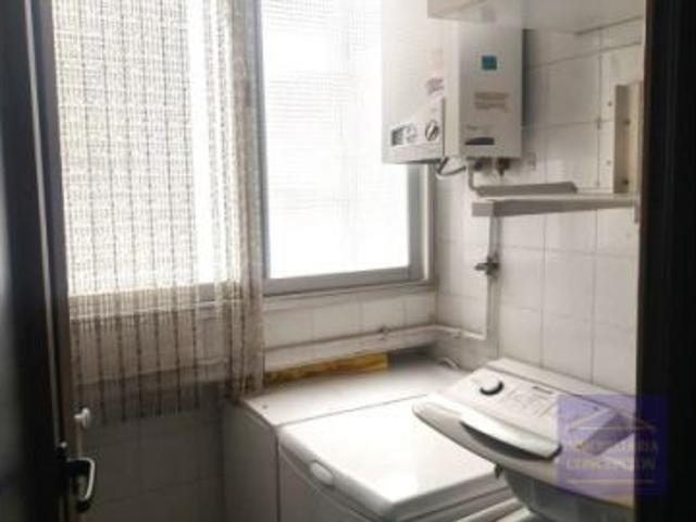 PISO CONSERVADO CON 4 DORMITORIOS Y 2 BAÑOS!