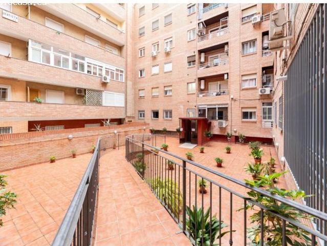 PISO DE MAS DE 150 MTRS JUNTO A EMPERATRIZ EUGENIA