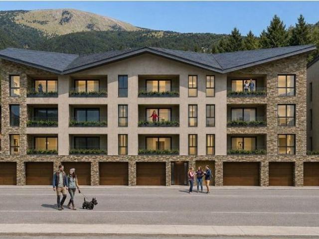 Piso de obra nueva, con terraza, tres habitaciones y dos plazas de parking