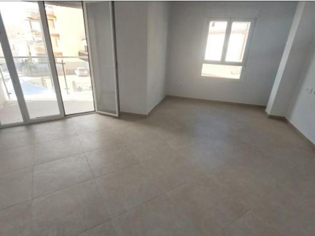 Piso de obra nueva de 3 dormitorios y 2 baños en Palomares