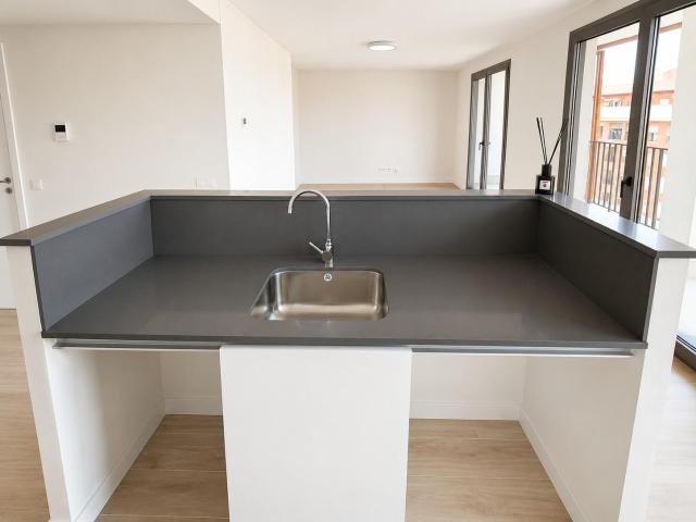Piso de obra nueva de 4 habitaciones con garaje, trastero y zonas comunes