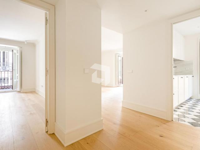 Piso de alquiler con 5 balcones en Justicia