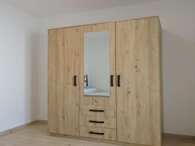 Piso de alquiler de 4 habitaciones, 2 baños y balcón en Marxalenes