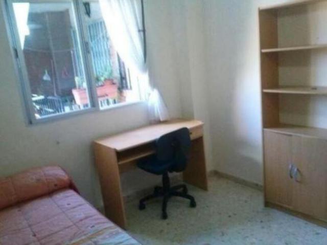¡PISO DE ALQUILER DISPONIBLE PARA ESTUDIANTES CURSO 2024/2025!