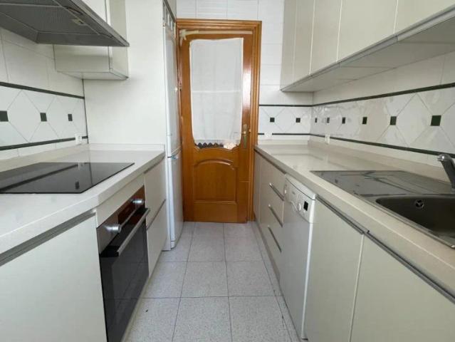 Piso de alquiler en Avenida America, Zona Centro, Córdoba Capital