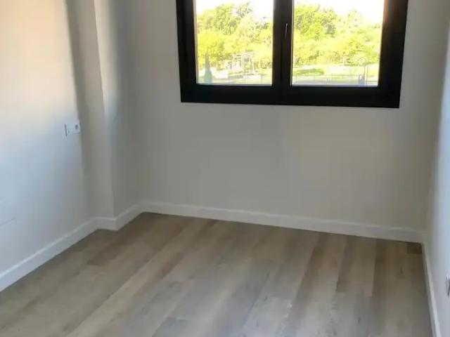 Piso de alquiler en Avenida Octavio Paz, El Atabal, Málaga Capital