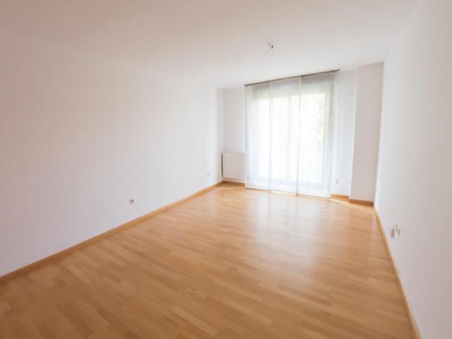 Piso de alquiler en Barrio Jesús Zaragoza con 3 dormitorios, 2 terrazas, garaje, trastero y piscina