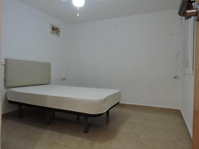 Piso de alquiler en Benicalap de 2 habitaciones y 2 terrazas