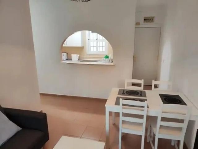 Piso de alquiler en Carranque Haza Cuevas, Málaga Capital