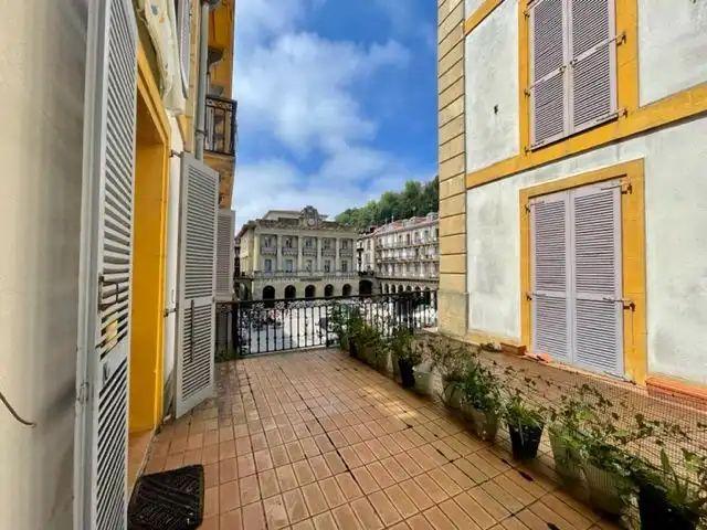 Piso de alquiler en Constitución Plaza, 145, Parte Vieja, Donostia San Sebastián
