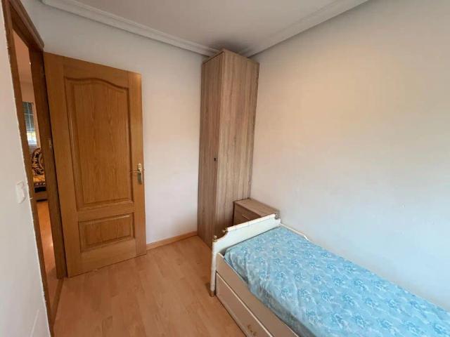 Piso de alquiler en PAU 2 600, Puertollano
