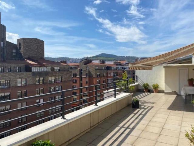 Piso de alquiler en San Pedro de Deusto La Ribera, Bilbao