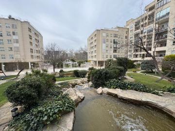 PISO DE ALQUILER EN URB. CON PISCINA EN LA JOTA CON GARAJE Y TRASTERO, SIN AMUEBLAR