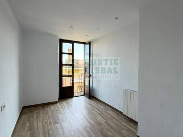 piso de alquiler reformado a estrenar en el centro de la bisbal d’empordà