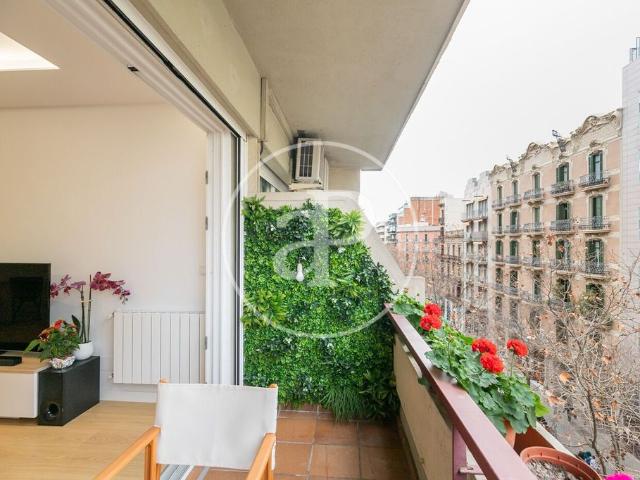 Piso de alto standing de 105 m2 en venta en Barcelona, Cataluña