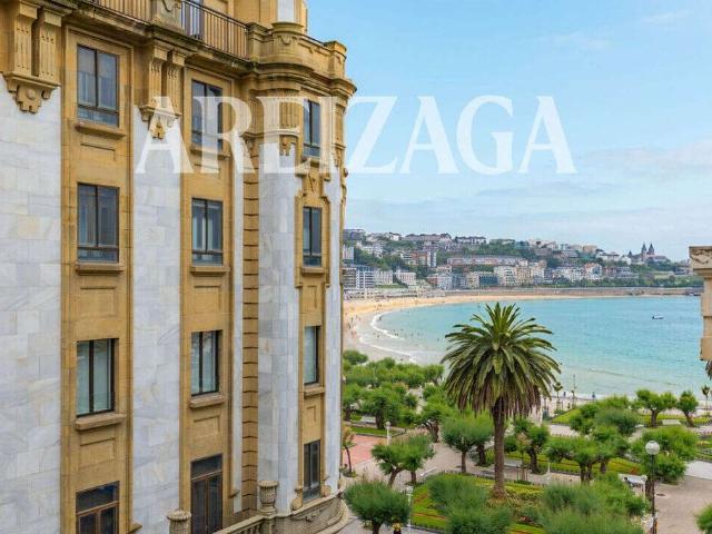 Piso de alto standing de 106 m2 en venta en San Sebastián, España