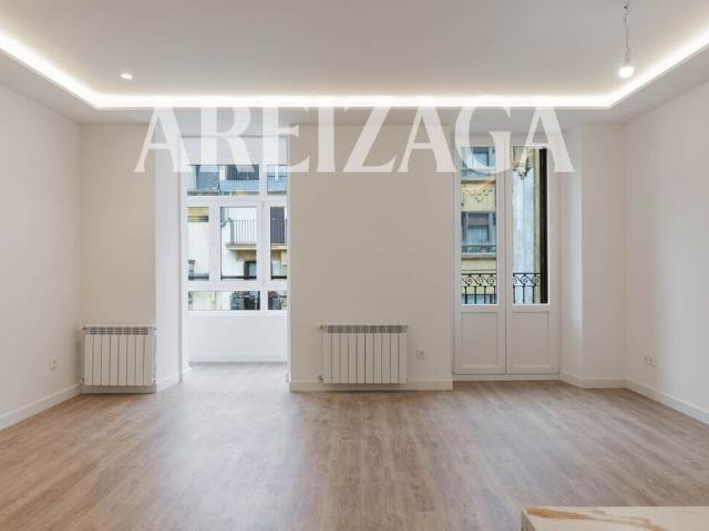 Piso de alto standing de 106 m2 en venta en San Sebastián, España