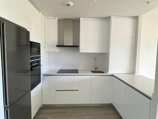 Piso de alto standing de 100 m2 en alquiler en Estepona, España