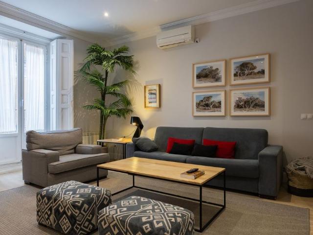 Piso de alto standing de 100 m2 en venta en Madrid, España