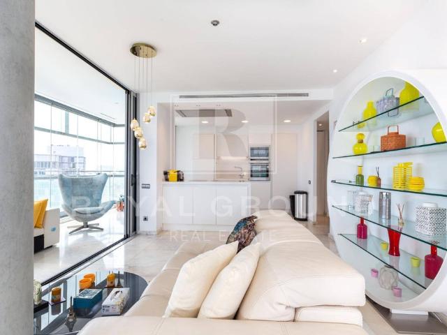 Piso de alto standing de 100 m2 en venta en Barcelona, España