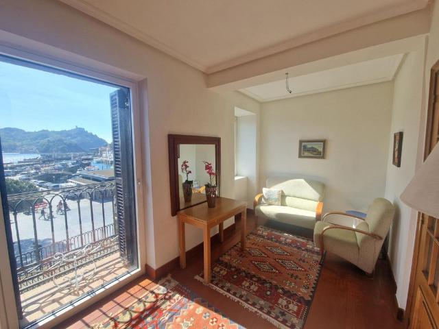 Piso de alto standing de 100 m2 en venta en San Sebastián, España