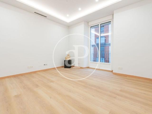 Piso de alto standing de 101 m2 en venta en Madrid, España