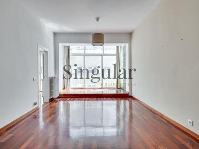Piso de alto standing de 103 m2 en venta en Barcelona, Cataluña