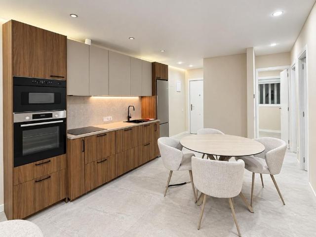 Piso de alto standing de 138 m2 en venta en San Juan de Alicante, España