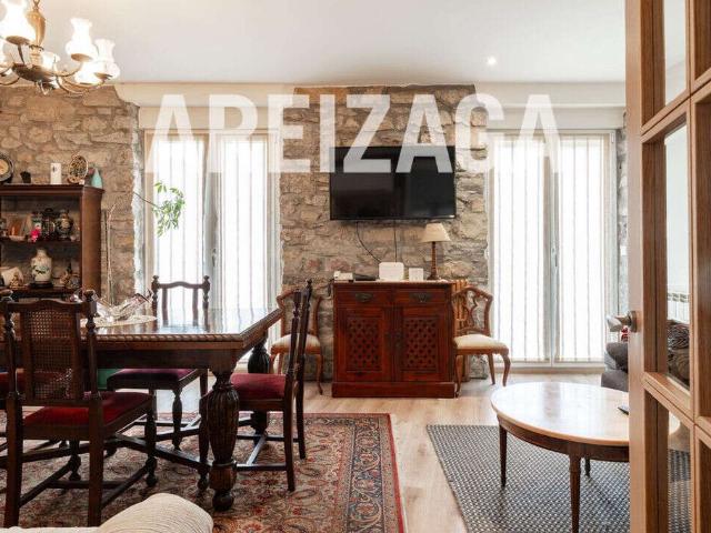 Piso de alto standing de 115 m2 en venta en San Sebastián, España