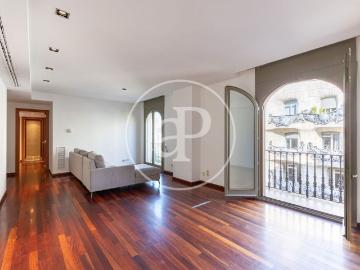 Piso de alto standing de 117 m2 en alquiler en Barcelona, Cataluña
