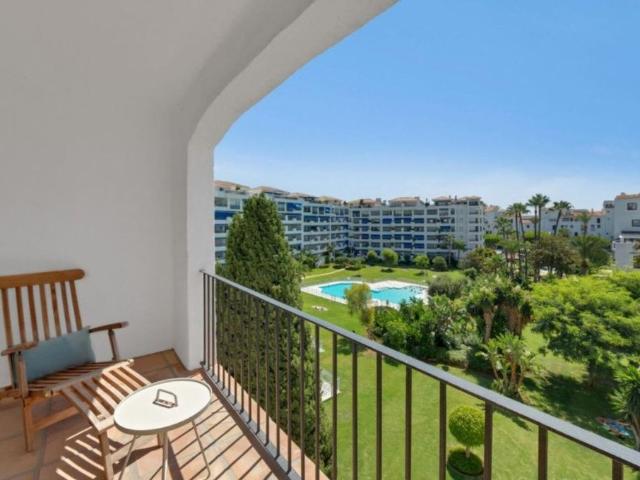 Piso de alto standing de 119 m2 en venta en Puerto Banús, Andalucía