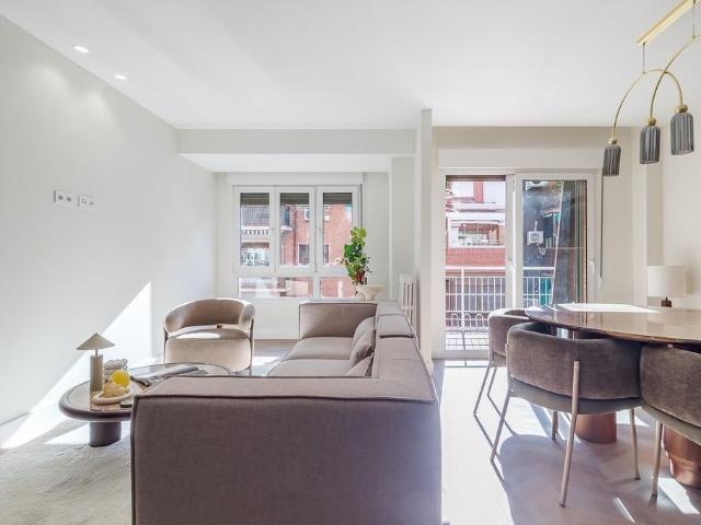 Piso de alto standing de 110 m2 en venta en Madrid, Comunidad de Madrid