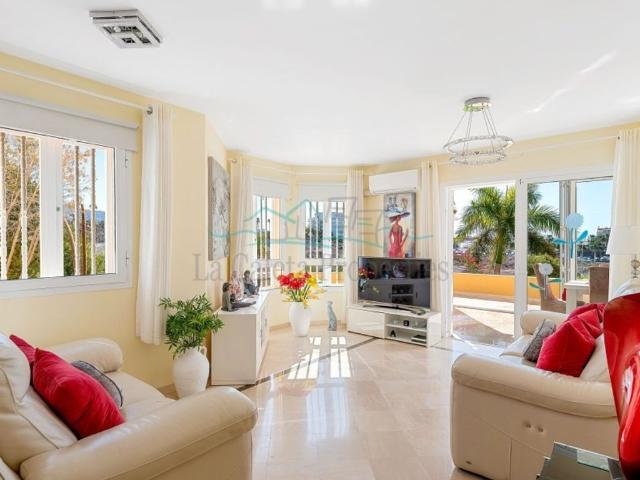 Piso de alto standing de 111 m2 en venta en Adeje, España