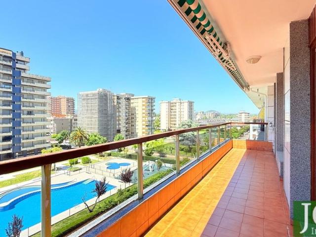 Piso de alto standing de 111 m2 en venta en Laredo, Cantabria