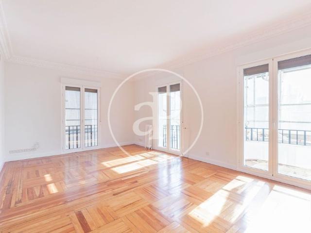 Piso de alto standing de 113 m2 en alquiler en Madrid, Comunidad de Madrid