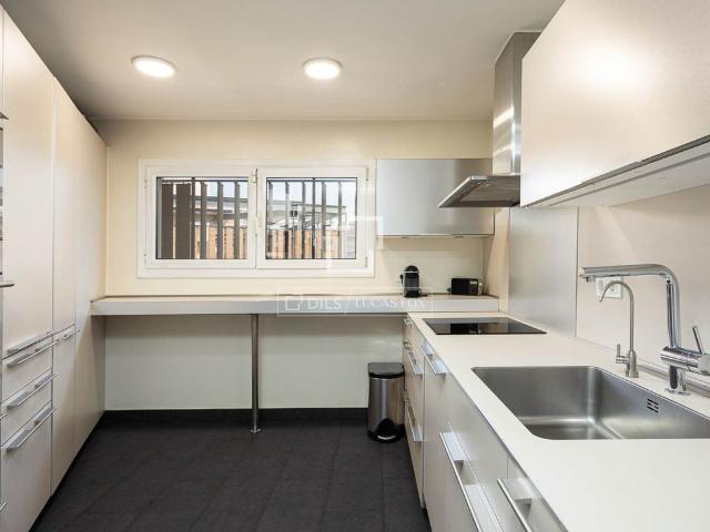 Piso de alto standing de 124 m2 en venta en Barcelona, Cataluña