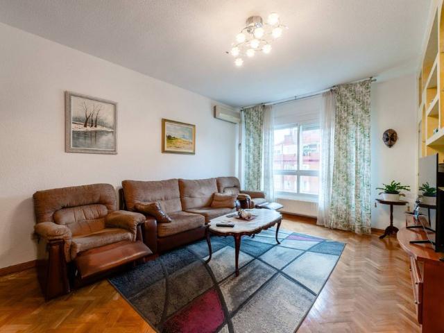 Piso de alto standing de 126 m2 en venta en Madrid, Comunidad de Madrid