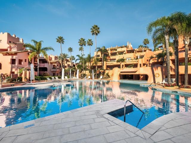 Piso de alto standing de 127 m2 en venta en Estepona, España