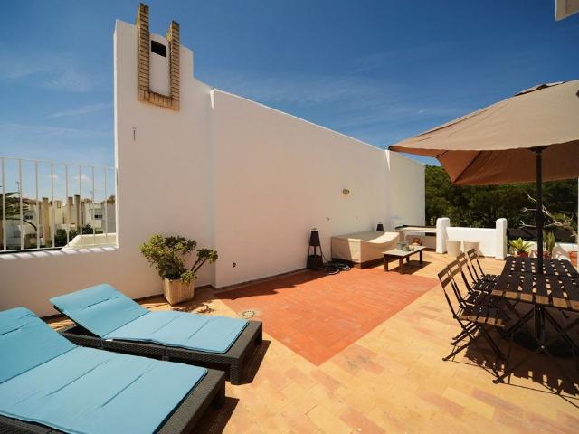 Piso de alto standing de 128 m2 en alquiler en Nueva Andalucia, España