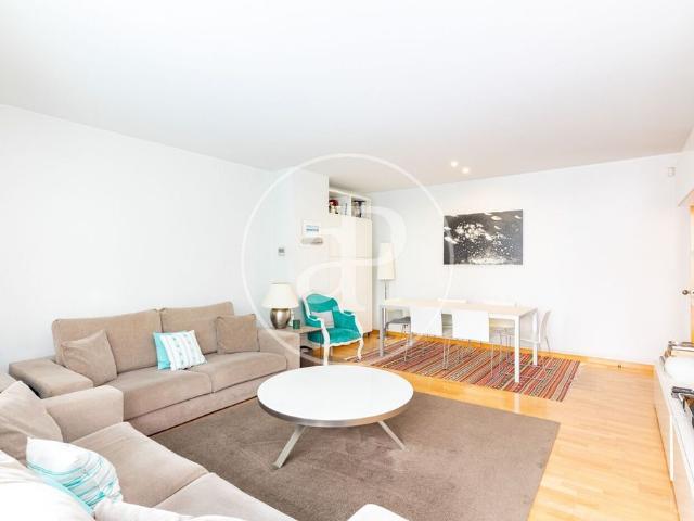 Piso de alto standing de 128 m2 en venta en Barcelona, España