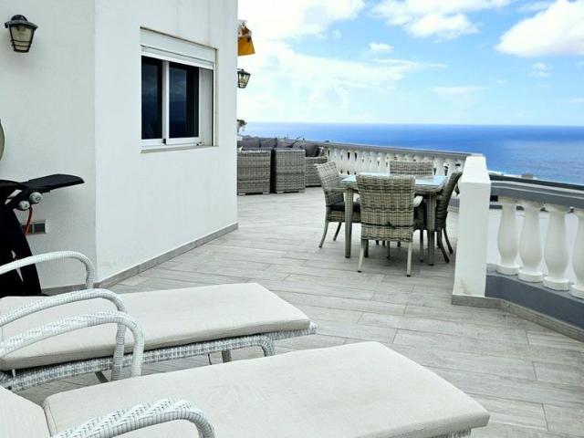 Piso de alto standing de 129 m2 en venta en Acantilado de los Gigantes, España
