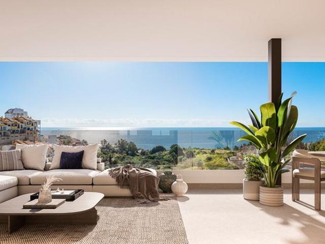 Piso de alto standing de 120 m2 en venta en Benalmádena, Andalucía