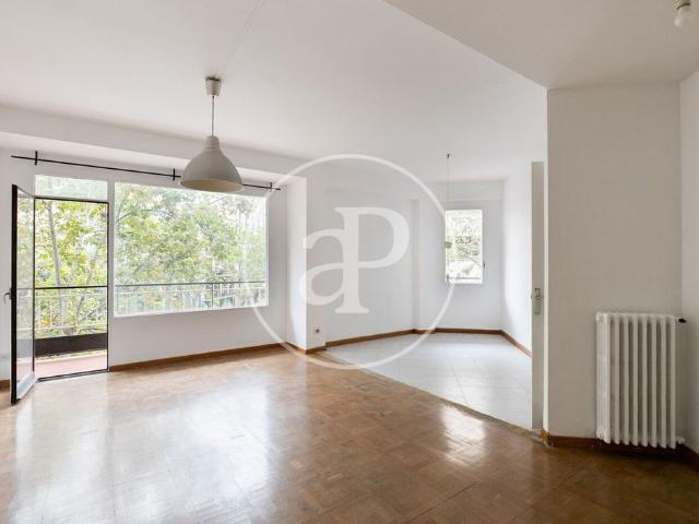 Piso de alto standing de 121 m2 en venta en Barcelona, Cataluña