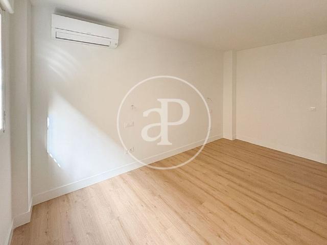 Piso de alto standing de 122 m2 en venta en Madrid, España