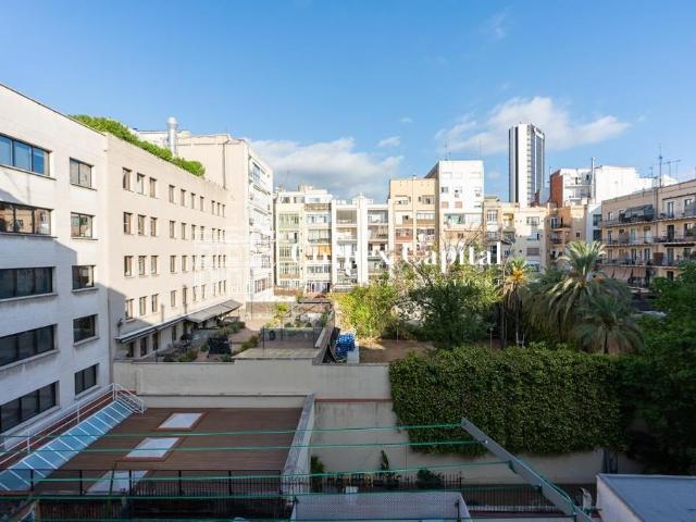 Piso de alto standing de 134 m2 en alquiler en Barcelona, Cataluña