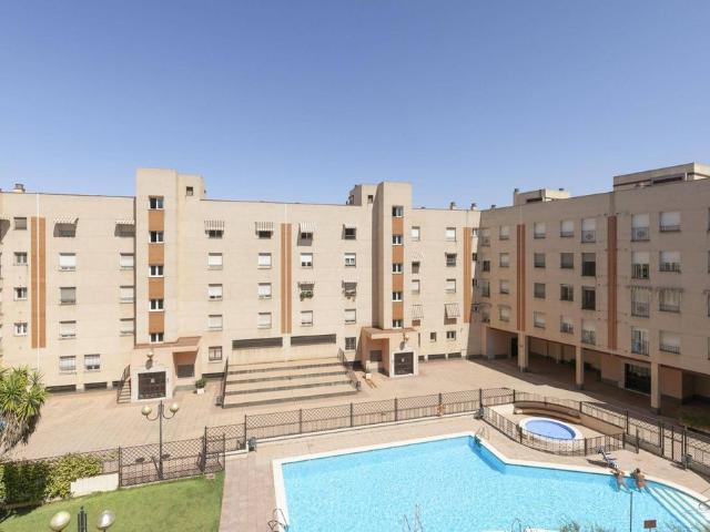 Piso de alto standing de 134 m2 en venta en Granada, España