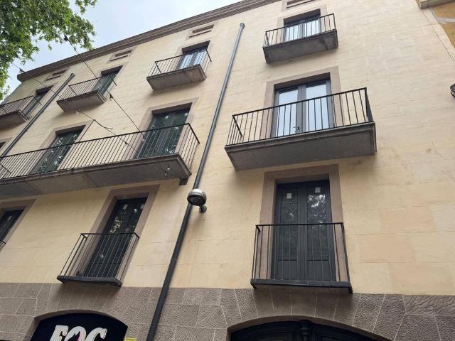 Piso de alto standing de 1363 m2 en venta en Figueres, Cataluña