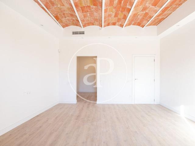 Piso de alto standing de 136 m2 en venta en Barcelona, España