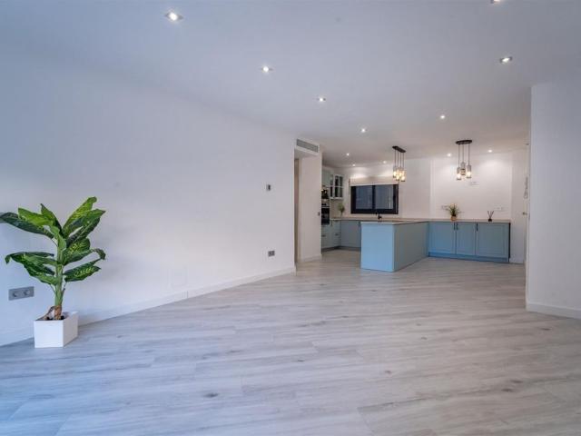 Piso de alto standing de 139 m2 en venta en Málaga, España