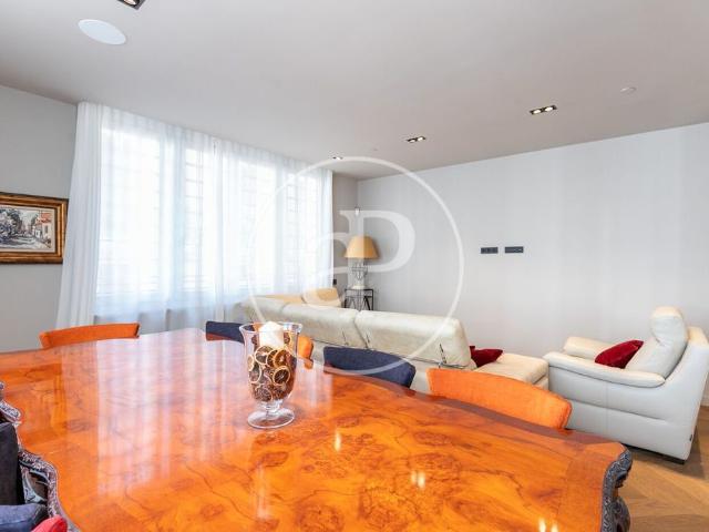 Piso de alto standing de 130 m2 en alquiler en Barcelona, Cataluña